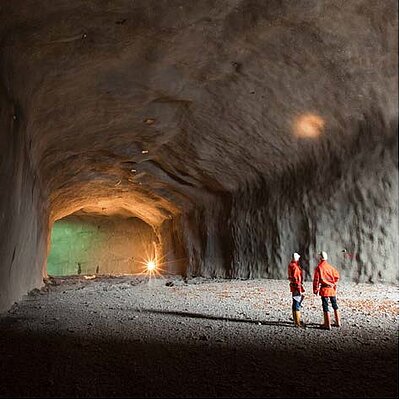 Amberg Engineering - Untertagbau - Spezialtiefbau - Tunnelbau - Ingenieurbau - Metro - Bahn - Strasse - Versorgungstunnel - Unterirdische Räume - Bauwerkserhaltung - Planung - Design - Statik - Projektmanagement - Geotechnik - BIM - Aerodynamik - Lüftung - Risiko Sicherheitsmanagement - Referenzen - Projekte - Gotthard Basistunnel - Brenner Basistunnel - Albula Tunnel - Metro Bukarest - Flughafen Montreal - Chip Fabrik - Versuchsstollen - Hochgeschwindigkeitszug - Versorgungseinrichtungen - Nuklearer Abfall - Amberg Engineering - Schweiz - Management Team - Marktverantwortliche - Nachhaltigkeit - Fachverbände - Karriere - Jobs - News - Events - Company Engineering - Underground construction - Specialist deep construction - Tunneling - Civil engineering - Metro - Railway - Road - Utility tunnel - Subterranean spaces - Structural maintenance - Planning - Design - Statics - Project management - Geotechnics - BIM - Aerodynamics - Ventilation - Risk & Safety Management - References - Projects - Gotthard Base Tunnel - Brenner Base Tunnel - Albula Tunnel - Bucharest Metro - Montreal Airport - Underground chip factory - Test gallery - High-speed train - Utility facilities - Nuclear waste - Amberg Engineering - Switzerland - Management Team - Market Managers - Sustainability - Associations - Careers - Jobs - News - Events