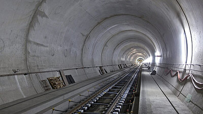Amberg Engineering - Untertagbau - Spezialtiefbau - Tunnelbau - Ingenieurbau - Metro - Bahn - Strasse - Versorgungstunnel - Unterirdische Räume - Bauwerkserhaltung - Planung - Design - Statik - Projektmanagement - Geotechnik - BIM - Aerodynamik - Lüftung - Risiko Sicherheitsmanagement - Referenzen - Projekte - Gotthard Basistunnel - Brenner Basistunnel - Albula Tunnel - Metro Bukarest - Flughafen Montreal - Chip Fabrik - Versuchsstollen - Hochgeschwindigkeitszug - Versorgungseinrichtungen - Nuklearer Abfall - Amberg Engineering - Schweiz - Management Team - Marktverantwortliche - Nachhaltigkeit - Fachverbände - Karriere - Jobs - News - Events - Company Engineering - Underground construction - Specialist deep construction - Tunneling - Civil engineering - Metro - Railway - Road - Utility tunnel - Subterranean spaces - Structural maintenance - Planning - Design - Statics - Project management - Geotechnics - BIM - Aerodynamics - Ventilation - Risk & Safety Management - References - Projects - Gotthard Base Tunnel - Brenner Base Tunnel - Albula Tunnel - Bucharest Metro - Montreal Airport - Underground chip factory - Test gallery - High-speed train - Utility facilities - Nuclear waste - Amberg Engineering - Switzerland - Management Team - Market Managers - Sustainability - Associations - Careers - Jobs - News - Events