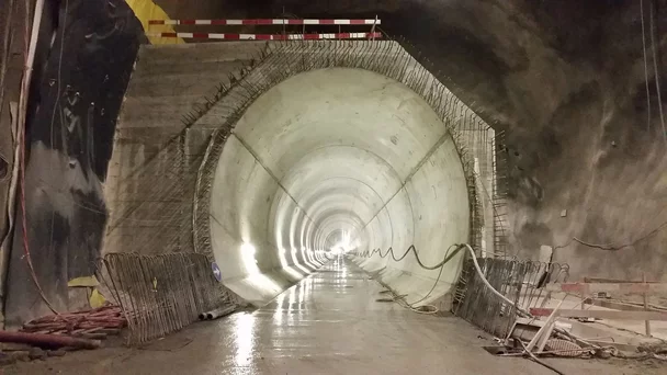 Amberg Group - BIM - BIM Building Information Modeling - BIM für Infrastrukturplanung - BIM Modell - CAD - Datamanagement - Digital Twin - Digitaler Tunnel - Digitaler Zwilling - Digitaler Zwilling Logistik - Digitales Bauen - Digitalisierung - Digitalisierung Baustelle - Digitalisierung Industrie 4.0 - Digitalisierung Logistik - IOT - Unterhaltsarbeiten - Zustandserfassung - Zustandserfassung Betonbauwerke - Zustandserfassung Verkehrsflächen - Bauwesen - Geomatik - Hochbau - Tiefbau - Infrastruktur - Infrastrukturplanung - Infrastrukturbau - Infrastrukturbauten - Infrastrukturplanung mit BIM - Instandsetzung - Kommunale Infrastruktur - Öffentliche Infrastruktur - Personenverkehr - Schiene - Strasse - Strassenbau - Strategische Infrastrukturplanung - Verkehrsentwicklung - Verkehrsinfrastruktur - Vermessung - Vernetzte Mobilität - Baustellenlogistik - Baustellenmanagement - Transportlogistik - City Hub - Stadtlogistik - Bauwerksmonitoring - GeoMonitoring - Objektüberwachung - Schadensbewertung - Software für Objektüberwachung - Nachhaltigkeit - Green Farming - Lärmschutz - Restwassernutzung - Architektur - Design - Facility Management - Gebäudetechnik - Hochbau - Innenarchitektur - Landschaftsarchitektur - Liegenschaftsverwaltung - Stadtentwicklung - Stadtplanung - Städtebau - Smart City - Smart City Hub - Smart City Projekte - Tunnel - Tunnelbau - Tunnelunterhalt - Untertagebau - Versorgungsinfrastruktur - Energie - CO2 Neutral - Solarenergie - Windenergie - Wasser - Abwasser - Versorgungsmanagement - Sicherheitsmanagement - Eventlocation - Seminarraum - Teambuilding - Firmenausflug - Hochzeitslocation - Catering Optionen - Prüfungen - Testlabor - Materialprüfung - Qualitätskontrolle - Hagerbach Test Gallery - BIM - BIM Building Information Modeling - BIM for infrastructure planning - BIM Model - CAD - Data Management - Digital Twin - Digital Tunnel - Digital Twin Logistics - Digital Construction - Digitalisation - Digitalisation construction site - Digitalisation industry 4.0 - IoT - Maintenance work - Condition assessment - Concrete structure monitoring - Traffic surface assessment - Civil engineering - Geomatics - Building construction - Infrastructure - Infrastructure planning - Infrastructure construction - Infrastructure projects - Infrastructure planning with BIM - Renovation - Public infrastructure - Urban infrastructure - Rail - Road - Road construction - Strategic infrastructure planning - Traffic development - Transport infrastructure - Surveying - Connected mobility - Construction site logistics - Construction management - Transport logistics - City Hub - City logistics - Structural monitoring - GeoMonitoring - Object monitoring - Damage assessment - Monitoring software - Sustainability - Green Farming - Noise protection - Wastewater reuse - Architecture - Design - Facility Management - Building technology - Building maintenance - Interior design - Landscape architecture - Real estate management - Urban development - City planning - Urban planning - Smart City - Smart City hub - Smart City projects - Tunnel - Tunnel construction - Tunnel maintenance - Underground construction - Supply infrastructure - Energy - CO2 Neutral - Solar energy - Wind energy - Water - Wastewater - Supply management - Safety management - Event location - Seminar room - Team building - Corporate excursion - Wedding venue - Catering options - Laboratory services - Material testing - Quality control - Hagerbach Test Gallery