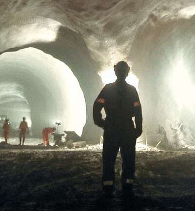 Amberg Engineering - Untertagbau - Spezialtiefbau - Tunnelbau - Ingenieurbau - Metro - Bahn - Strasse - Versorgungstunnel - Unterirdische Räume - Bauwerkserhaltung - Planung - Design - Statik - Projektmanagement - Geotechnik - BIM - Aerodynamik - Lüftung - Risiko Sicherheitsmanagement - Referenzen - Projekte - Gotthard Basistunnel - Brenner Basistunnel - Albula Tunnel - Metro Bukarest - Flughafen Montreal - Chip Fabrik - Versuchsstollen - Hochgeschwindigkeitszug - Versorgungseinrichtungen - Nuklearer Abfall - Amberg Engineering - Schweiz - Management Team - Marktverantwortliche - Nachhaltigkeit - Fachverbände - Karriere - Jobs - News - Events - Company Engineering - Underground construction - Specialist deep construction - Tunneling - Civil engineering - Metro - Railway - Road - Utility tunnel - Subterranean spaces - Structural maintenance - Planning - Design - Statics - Project management - Geotechnics - BIM - Aerodynamics - Ventilation - Risk & Safety Management - References - Projects - Gotthard Base Tunnel - Brenner Base Tunnel - Albula Tunnel - Bucharest Metro - Montreal Airport - Underground chip factory - Test gallery - High-speed train - Utility facilities - Nuclear waste - Amberg Engineering - Switzerland - Management Team - Market Managers - Sustainability - Associations - Careers - Jobs - News - Events
